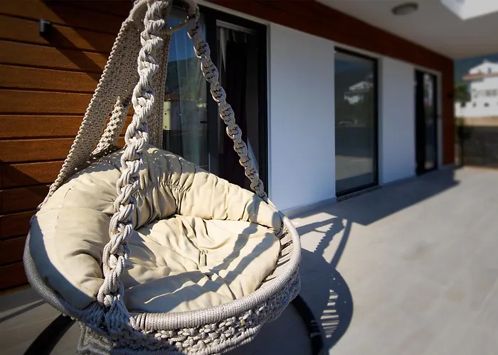 Hisar Celebrity E Vila