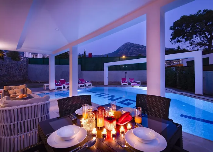 Hisar Celebrity E * فتحية